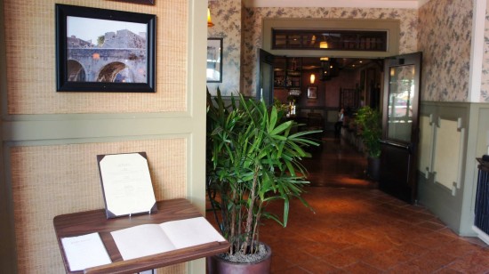 Tommy Bahama Tropical Cafe at Pointe Orlando on International Drive: Inside the restaurant entrance. Tommy Bahama Tropical Cafe at Pointe Orlando on International Drive: Inside the restaurant entrance.