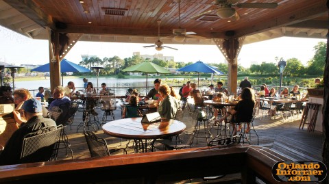 Johnnie's Hideaway Restaurant: Outdoor seating. Johnnie's Hideaway Restaurant: Outdoor seating.