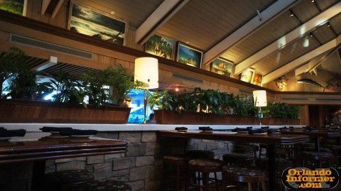 Johnnie's Hideaway Restaurant: Indoor seating. Johnnie's Hideaway Restaurant: Indoor seating.