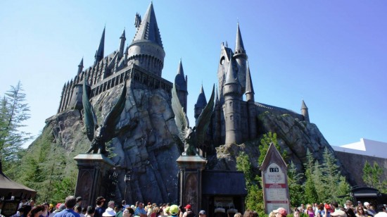 Spring Break crowds inside the Wizarding World of Harry Potter - April 2, 2012: 120 minutes queue time - would you wait that long? Spring Break crowds inside the Wizarding World of Harry Potter - April 2, 2012: 120 minutes queue time - would you wait that long?