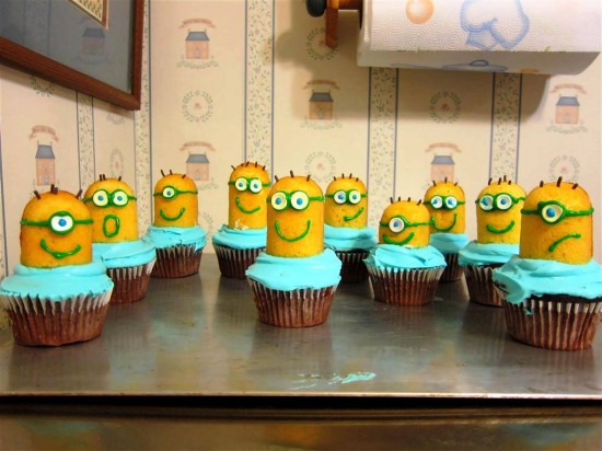 Minion cupcakes. Minion cupcakes.