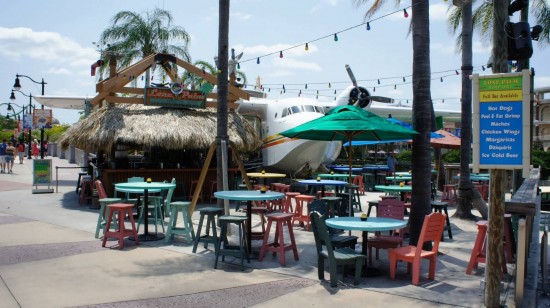 Lone Palm tiki bar at Margaritaville Cafe Orlando.