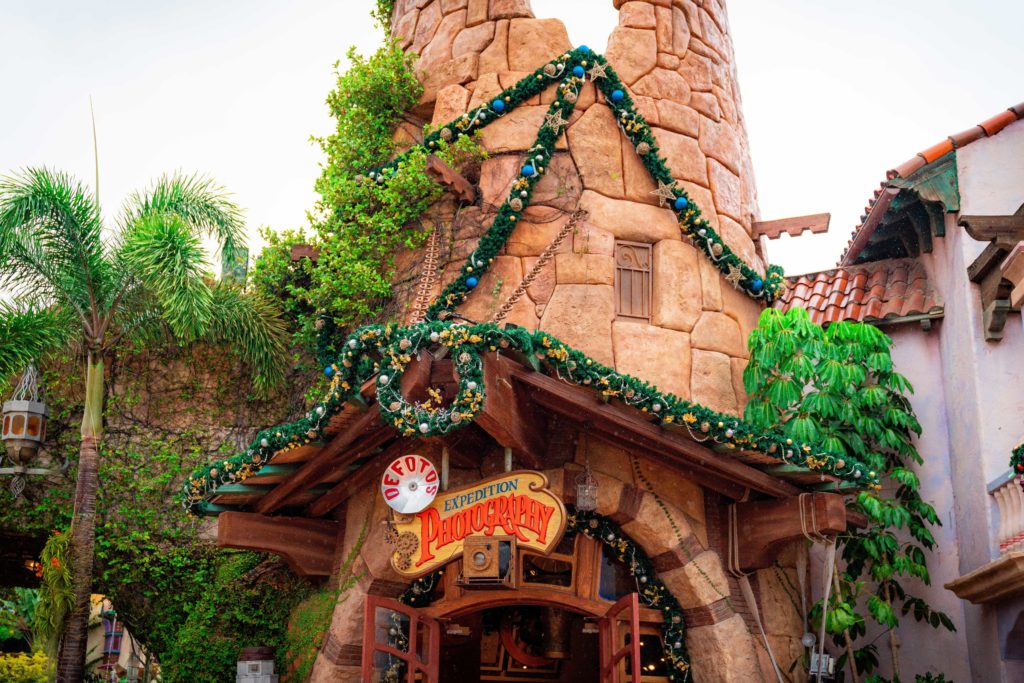 Christmas decorations at Islands of Adventure 2020